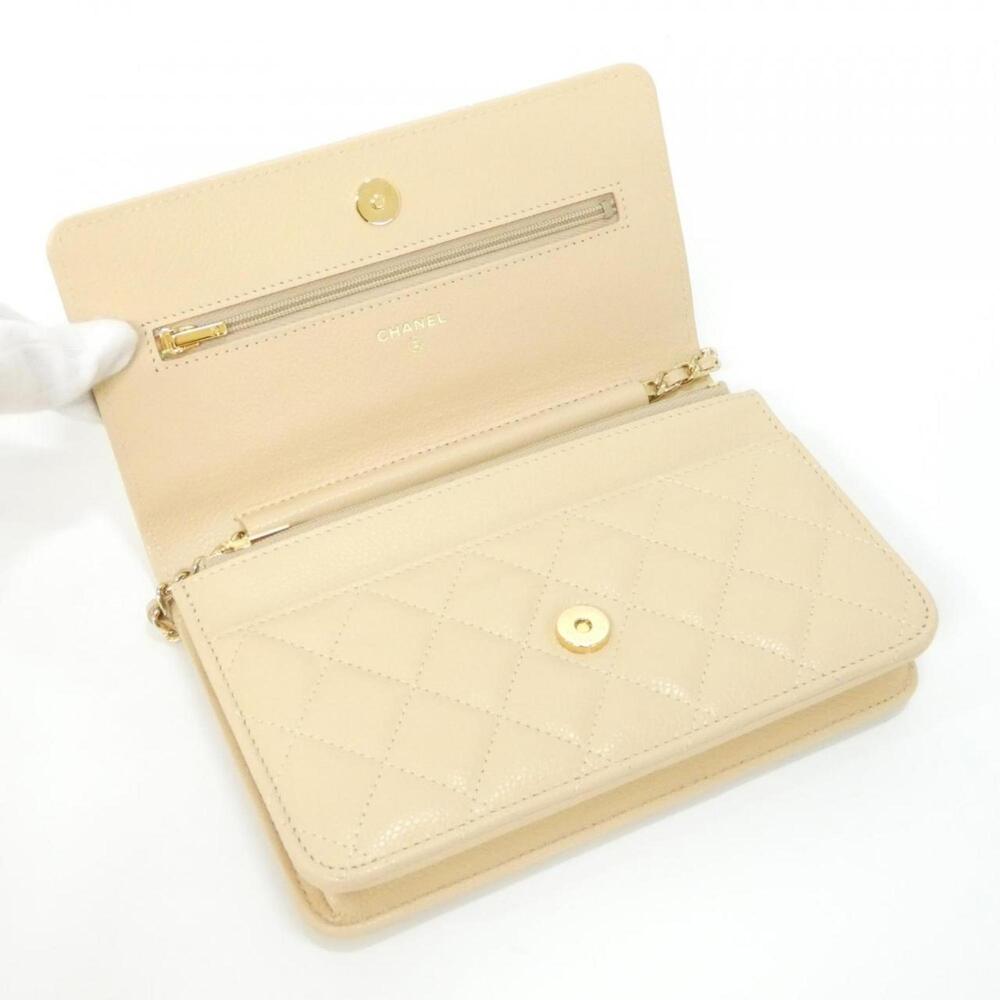 CHANEL Cream Wallet - Picture 6 of 8